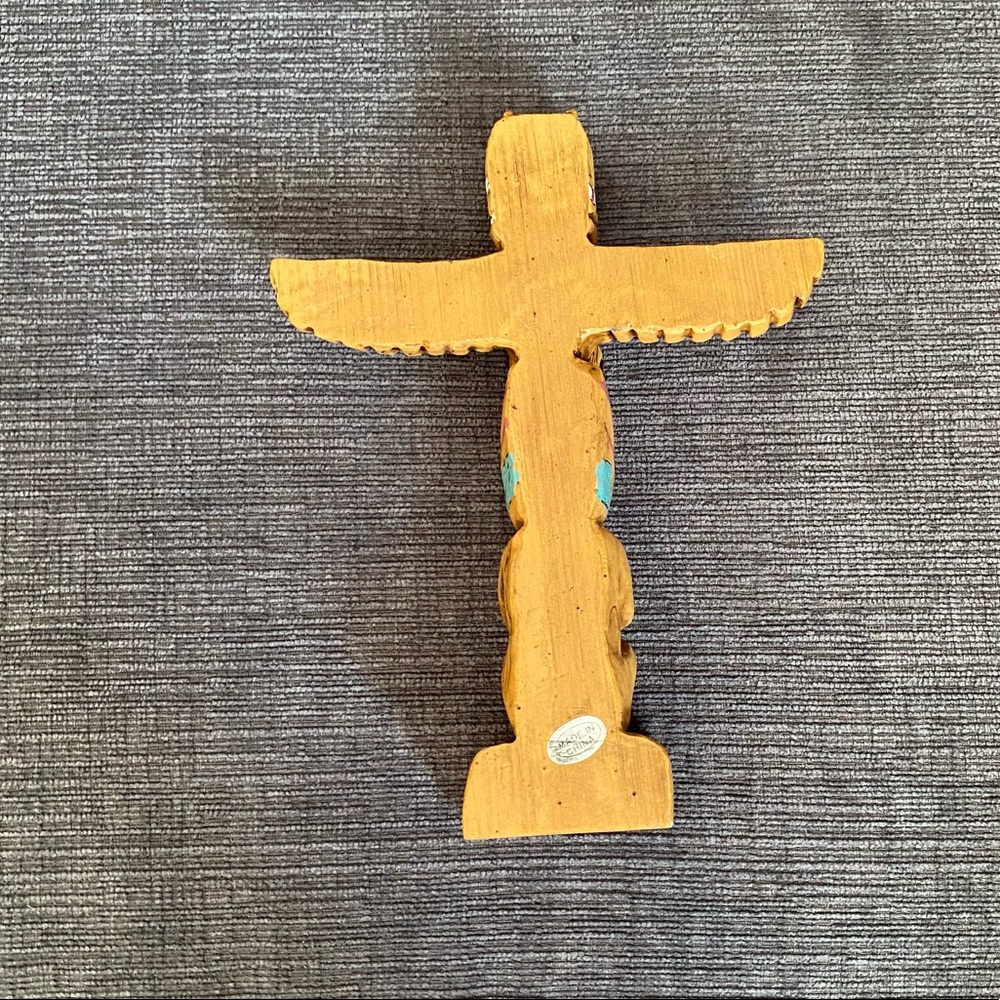 Vtg Alaska Resin Eagle Totem Pole figurine - Picture 2 of 6